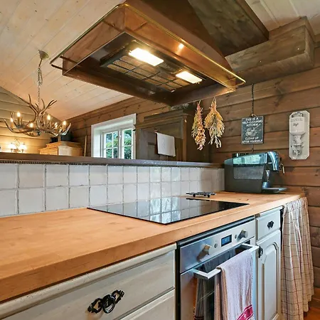 Between Mountain And Forest Feriehus *