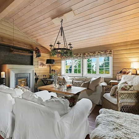 Between Mountain And Forest Lampeland