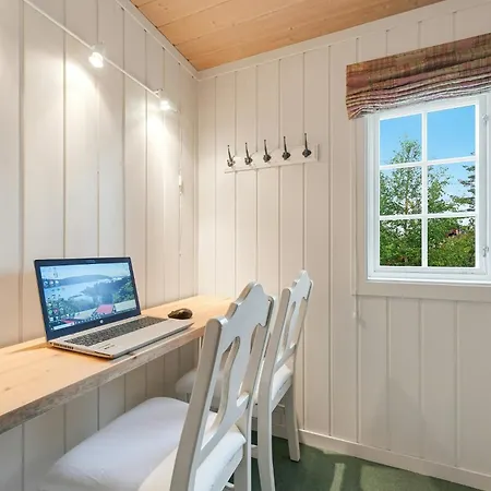 Between Mountain And Forest 度假居